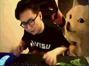 一场有味道的晋级赛 LOL主播官总遭遇蜜汁尴尬 ...